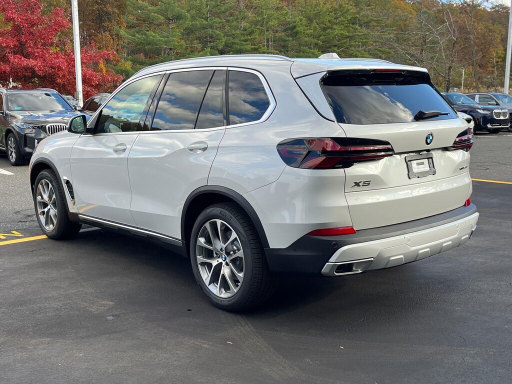 New 2026 BMW X5 xDrive40i Sports Activity Vehicle