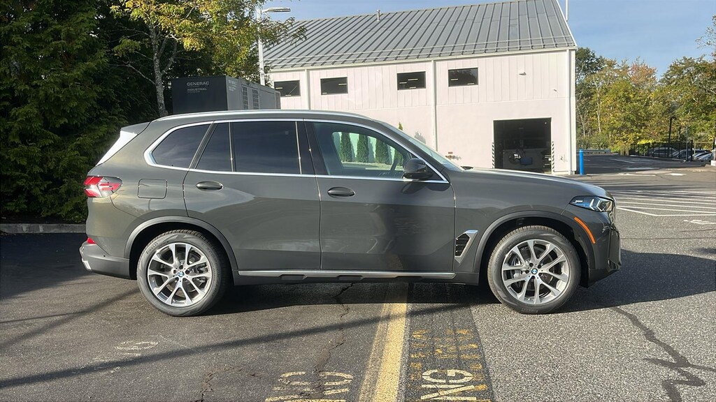 New 2026 BMW X5 xDrive40i Sports Activity Vehicle