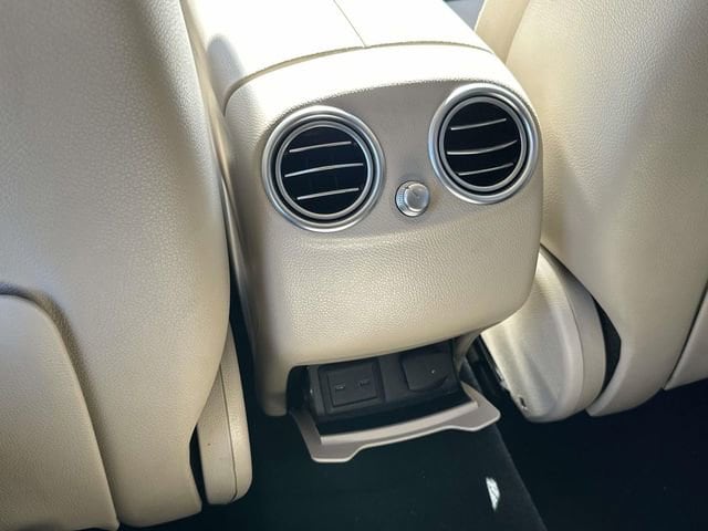2022 Mercedes-Benz GLC GLC300 - Photo 19