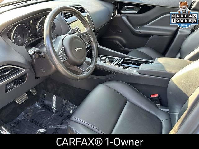 2019 Jaguar F-PACE Premium photo 2