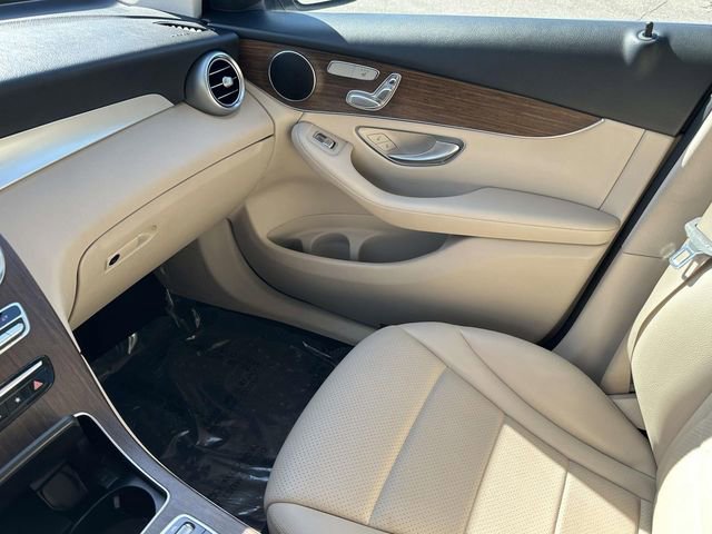 2022 Mercedes-Benz GLC GLC300 - Photo 37