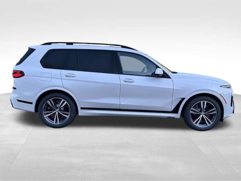 New 2026 BMW X7 xDrive40i SUV