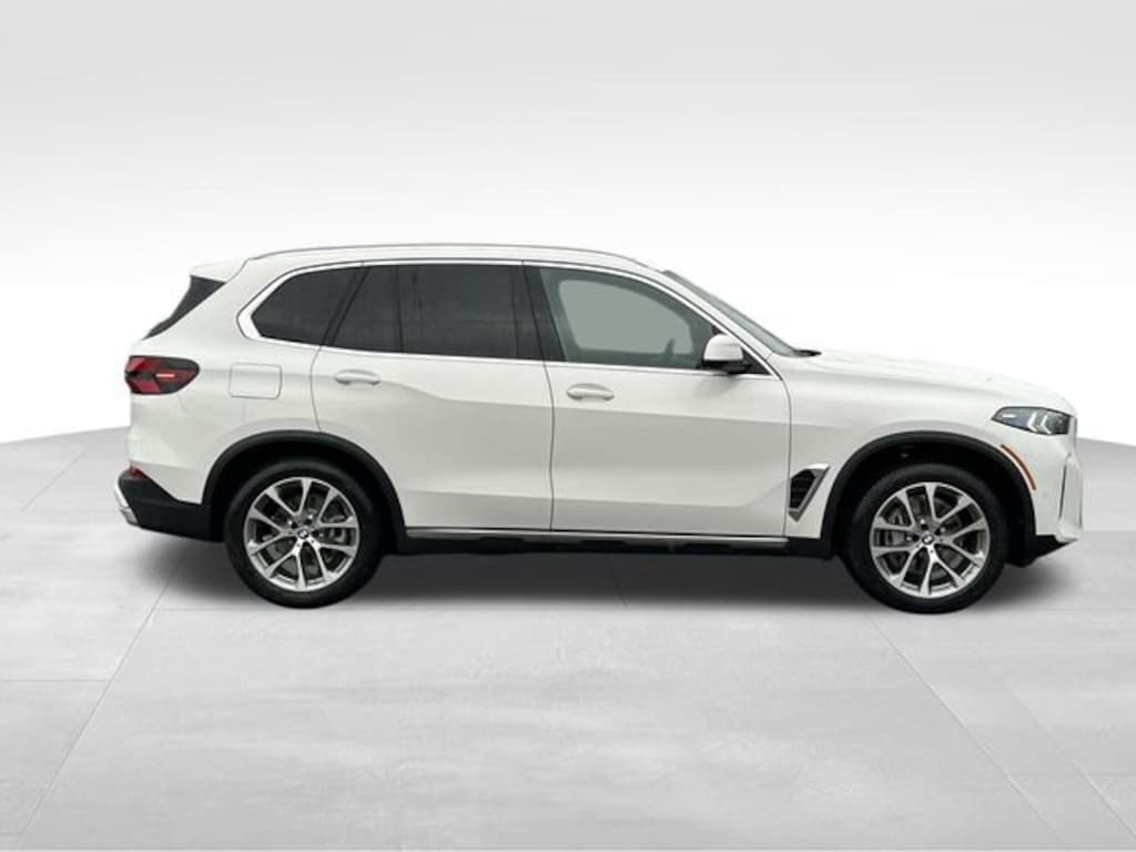 New 2026 BMW X5 xDrive40i SUV