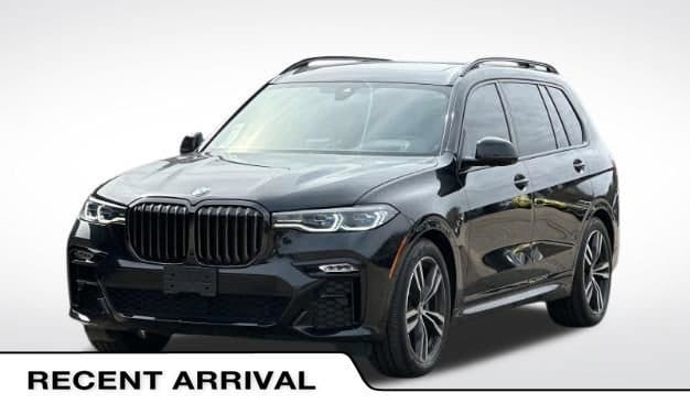 2022 BMW X7 M50i's photo