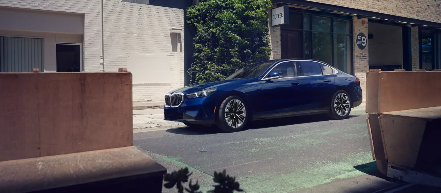 2026 BMW 5-Series 530i xDrive Sedan Features and Specs