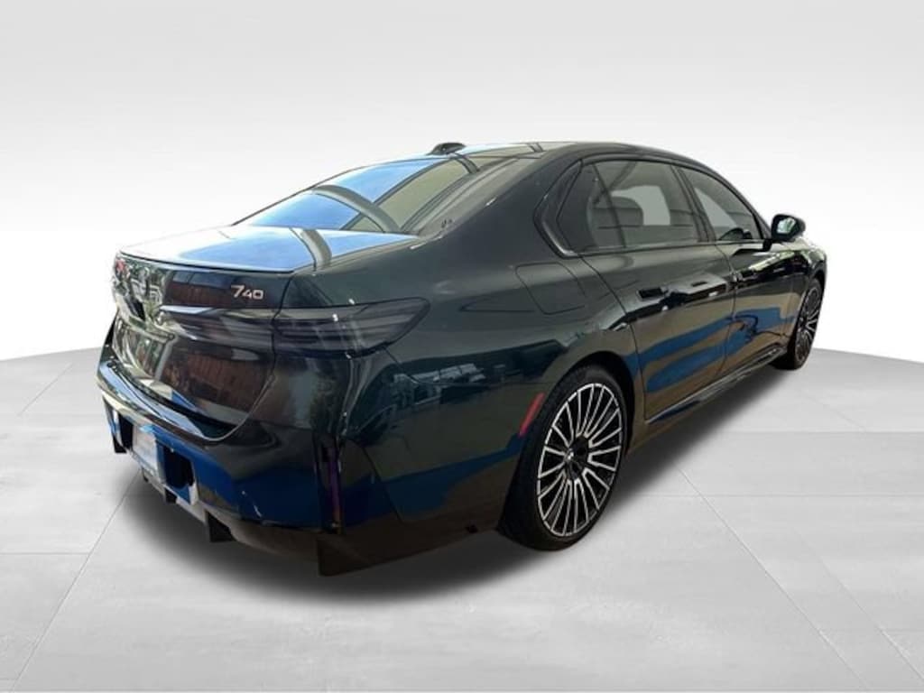 New 2027 BMW 740i xDrive Sedan