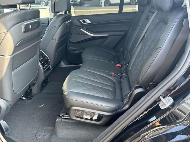 2026 BMW X7 40i - Photo 8