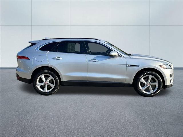 2019 Jaguar F-PACE Premium photo 3