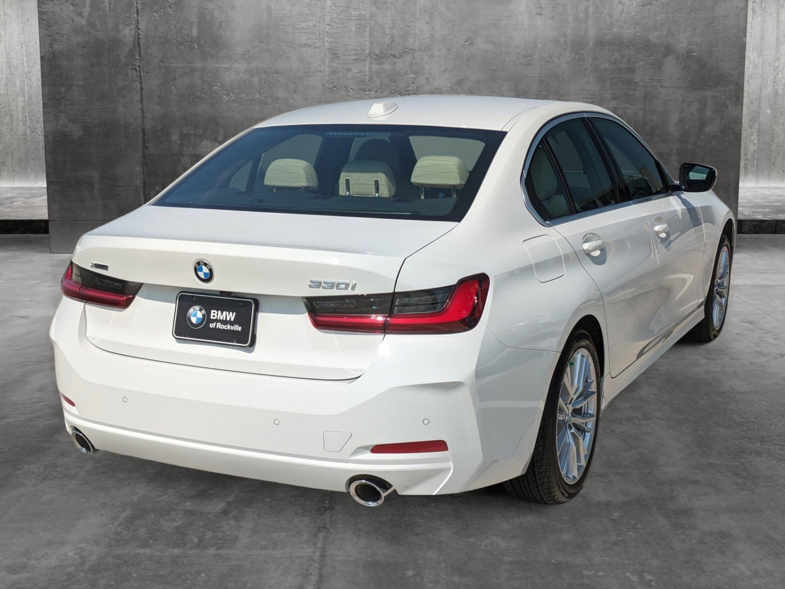 Used 2024 BMW 3 Series 330i with VIN 3MW89FF08R8E73082 for sale in Cockeysville, MD