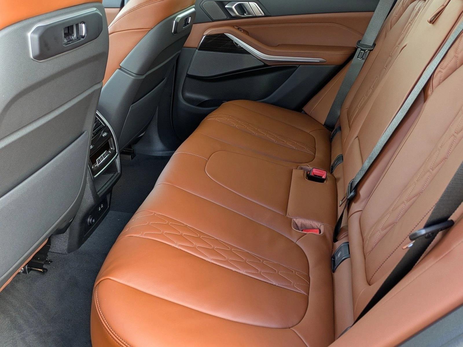 2026 BMW X5 50e - Photo 17