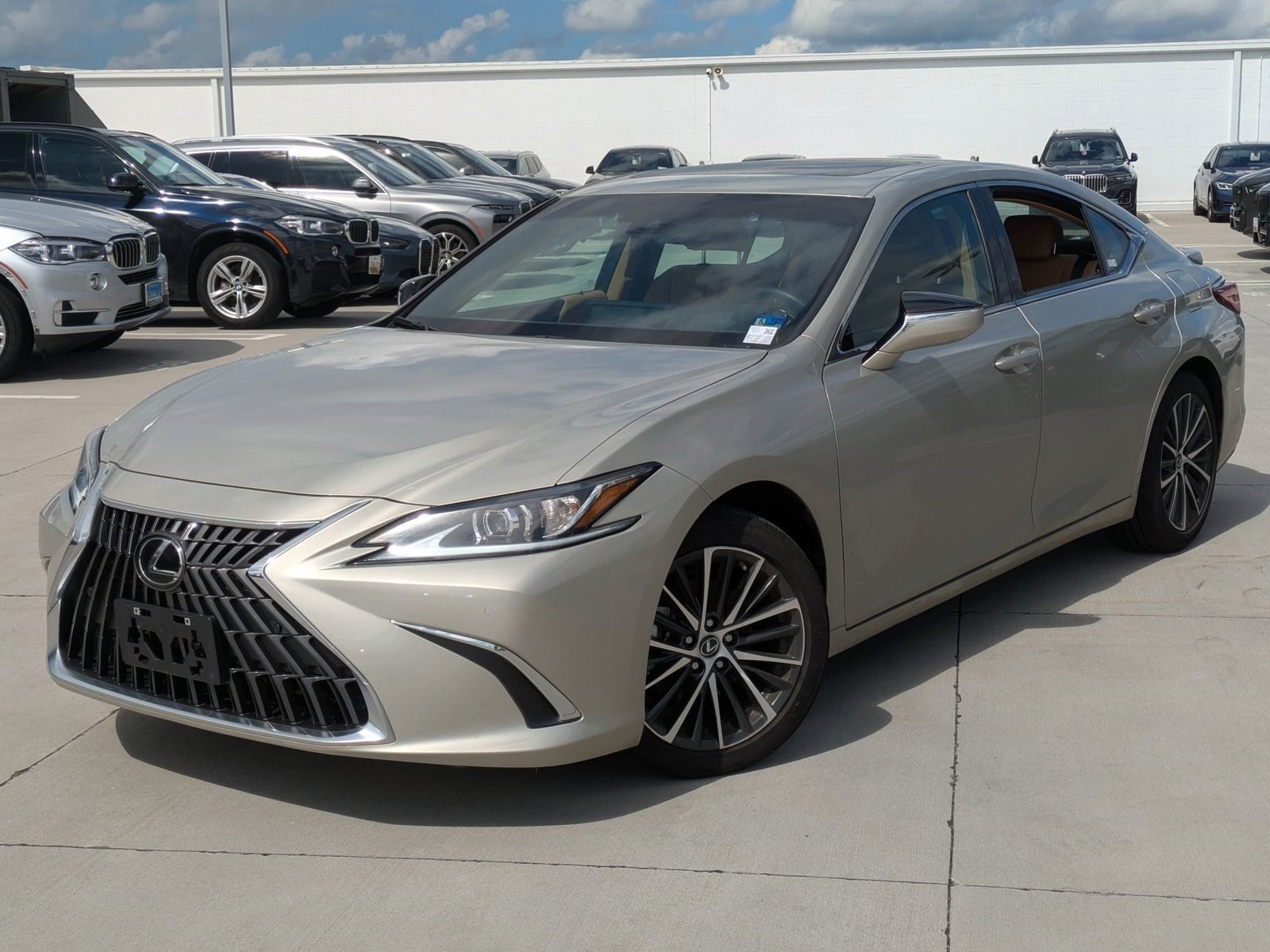 2025 Lexus ES 350 350's photo