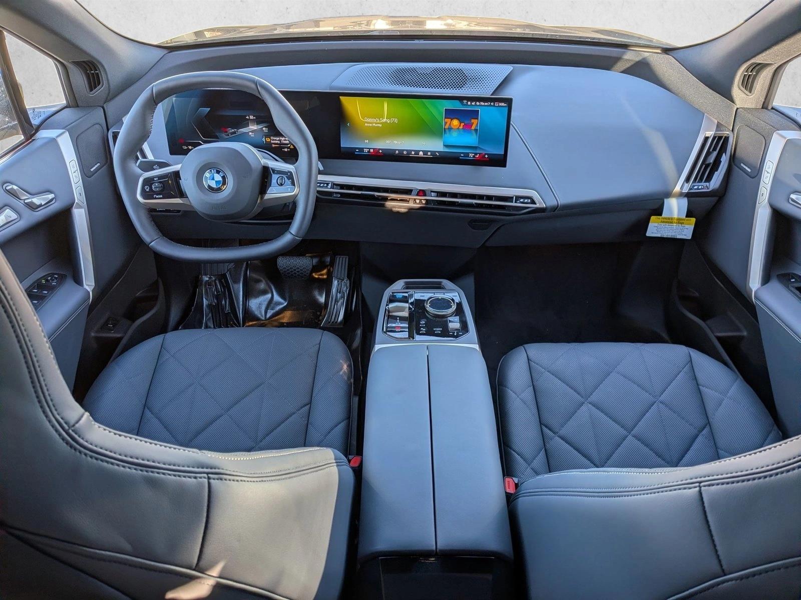 2026 BMW iX 60 - Photo 18