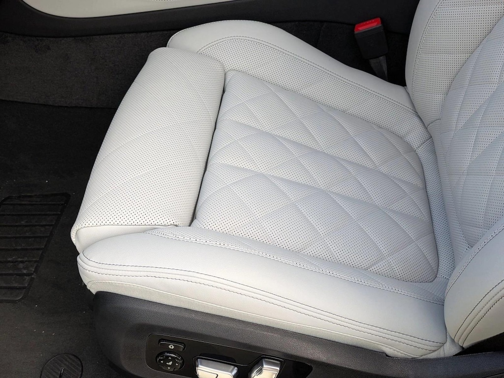 New 2026 BMW X5 PHEV xDrive50e SUV