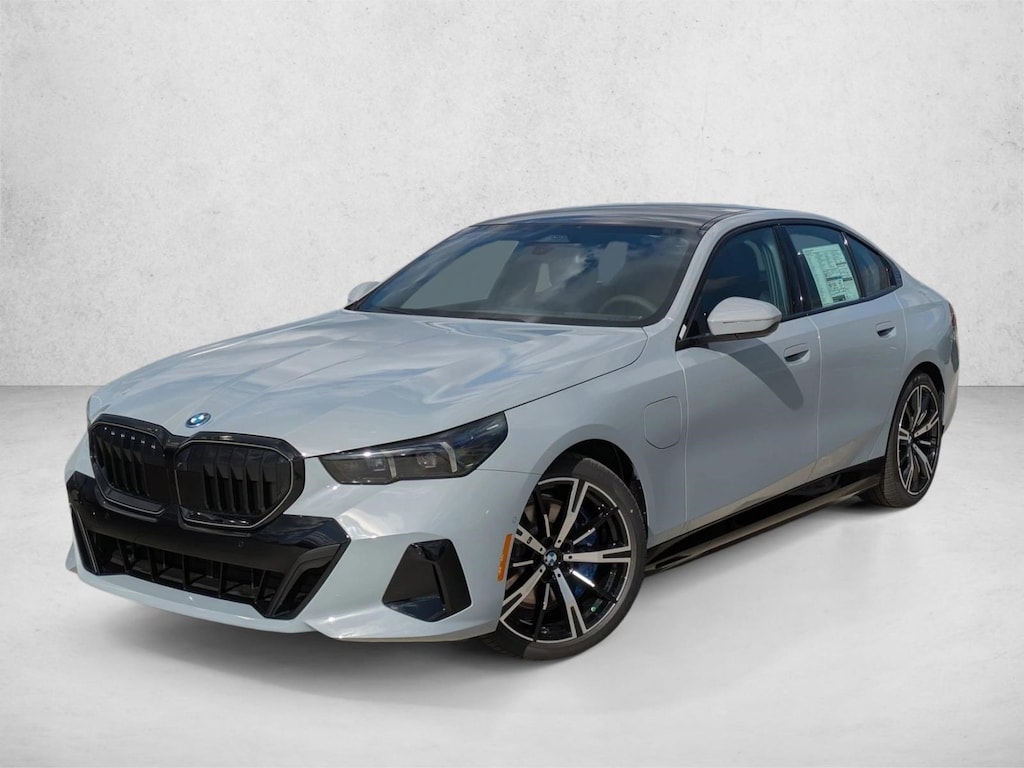 New 2027 BMW 550e xDrive Sedan