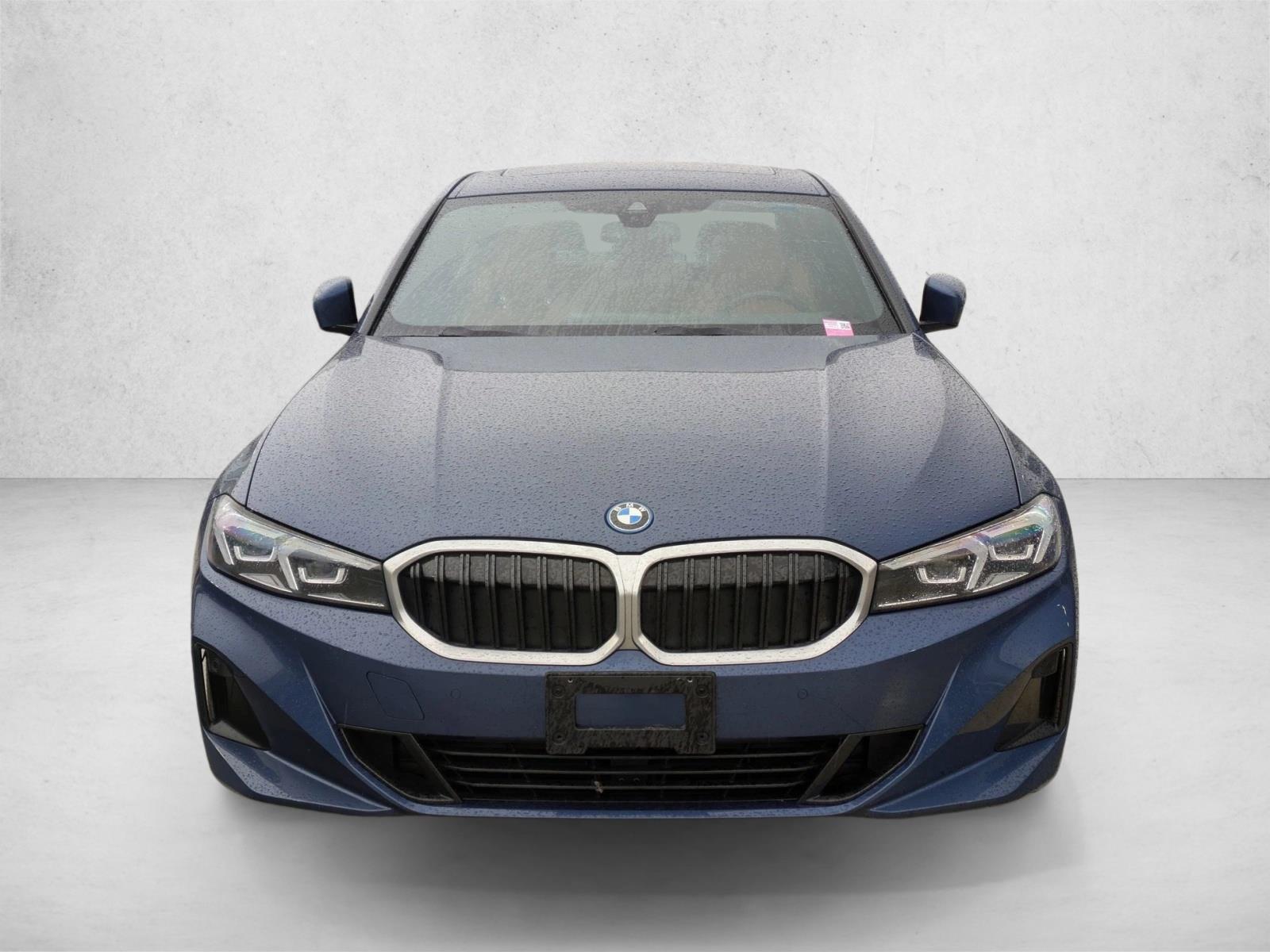 2023 Bmw 330e Sedan photo 2