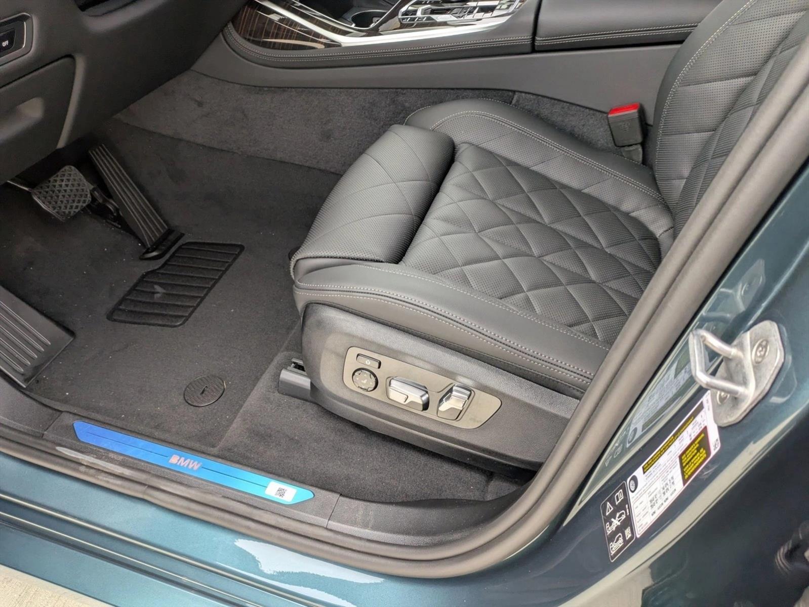 2025 Bmw X7 xDrive40i photo 4