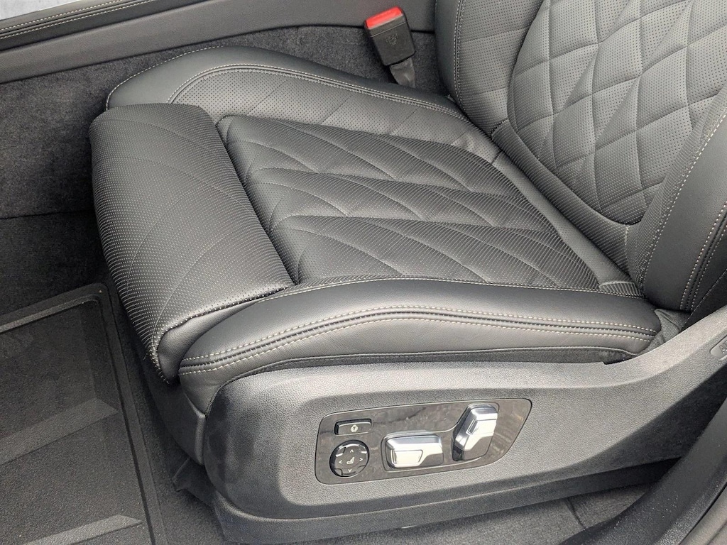 New 2026 BMW X7 xDrive40i SUV