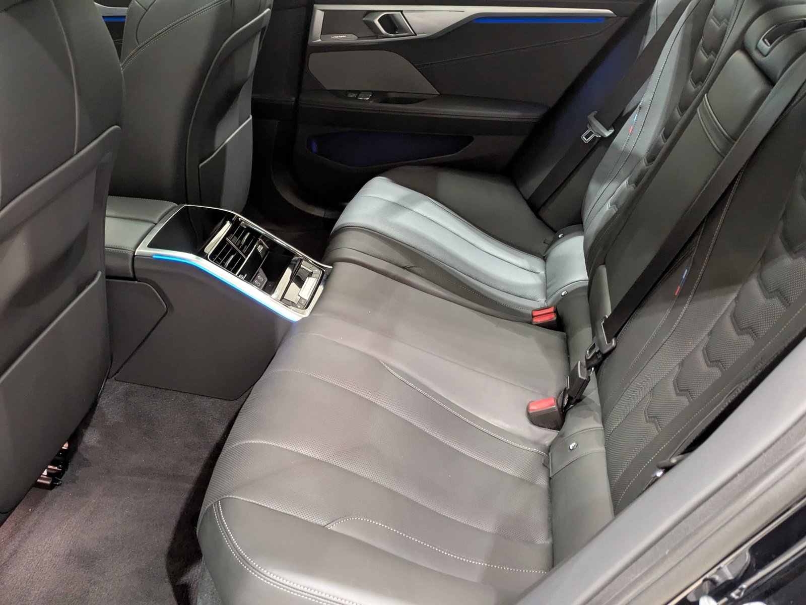 2026 BMW 8 Series 840i - Photo 21