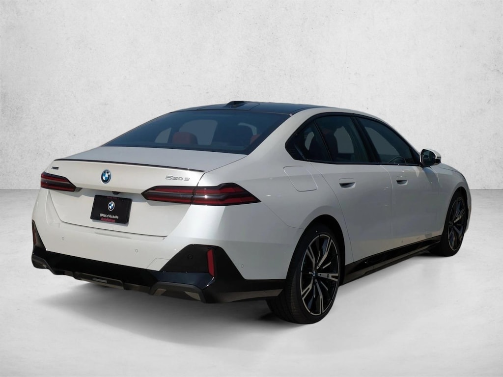 New 2027 BMW 550e xDrive Sedan