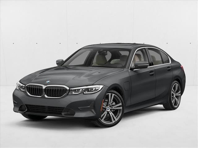 2021 BMW 3 Series 330e xDrive Sedan's photo