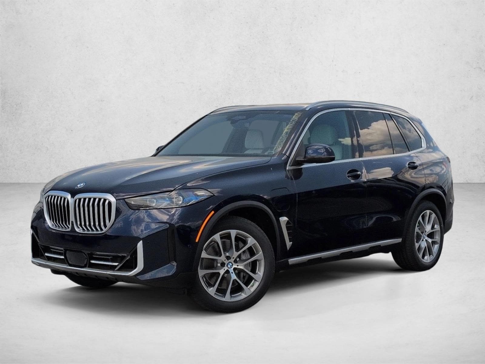 2026 BMW X5 xDrive50e's photo