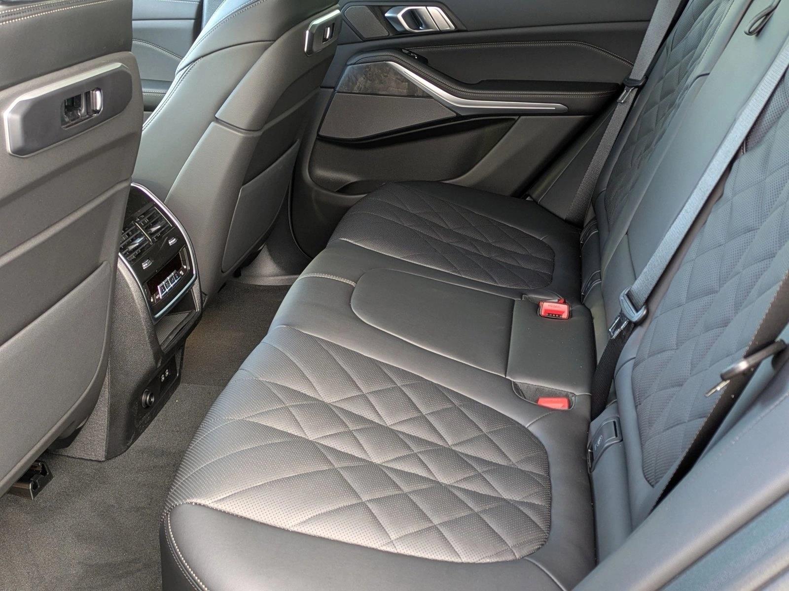 2026 BMW X5 40i - Photo 17