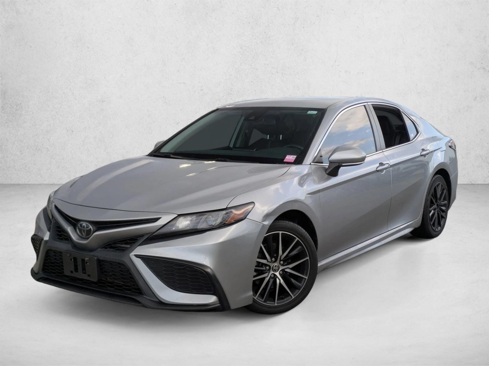 2022 Toyota Camry SE's photo