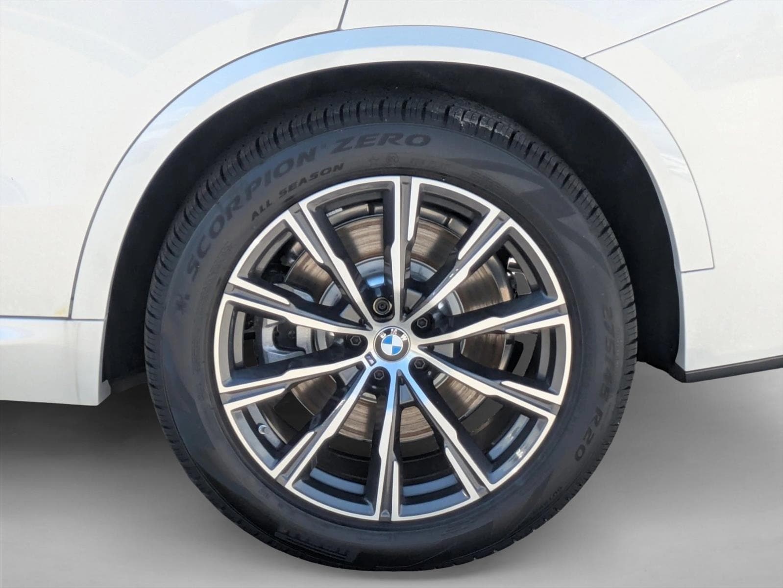 2026 BMW X5 50e - Photo 14