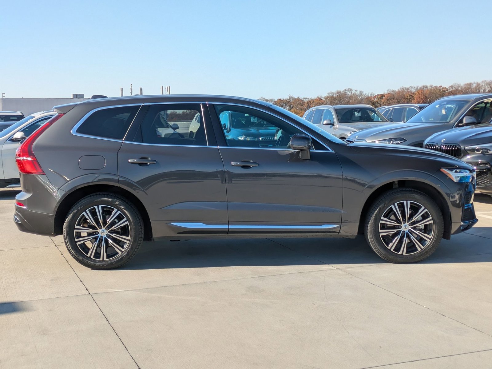 2022 Volvo XC60 B5 Inscription photo 4