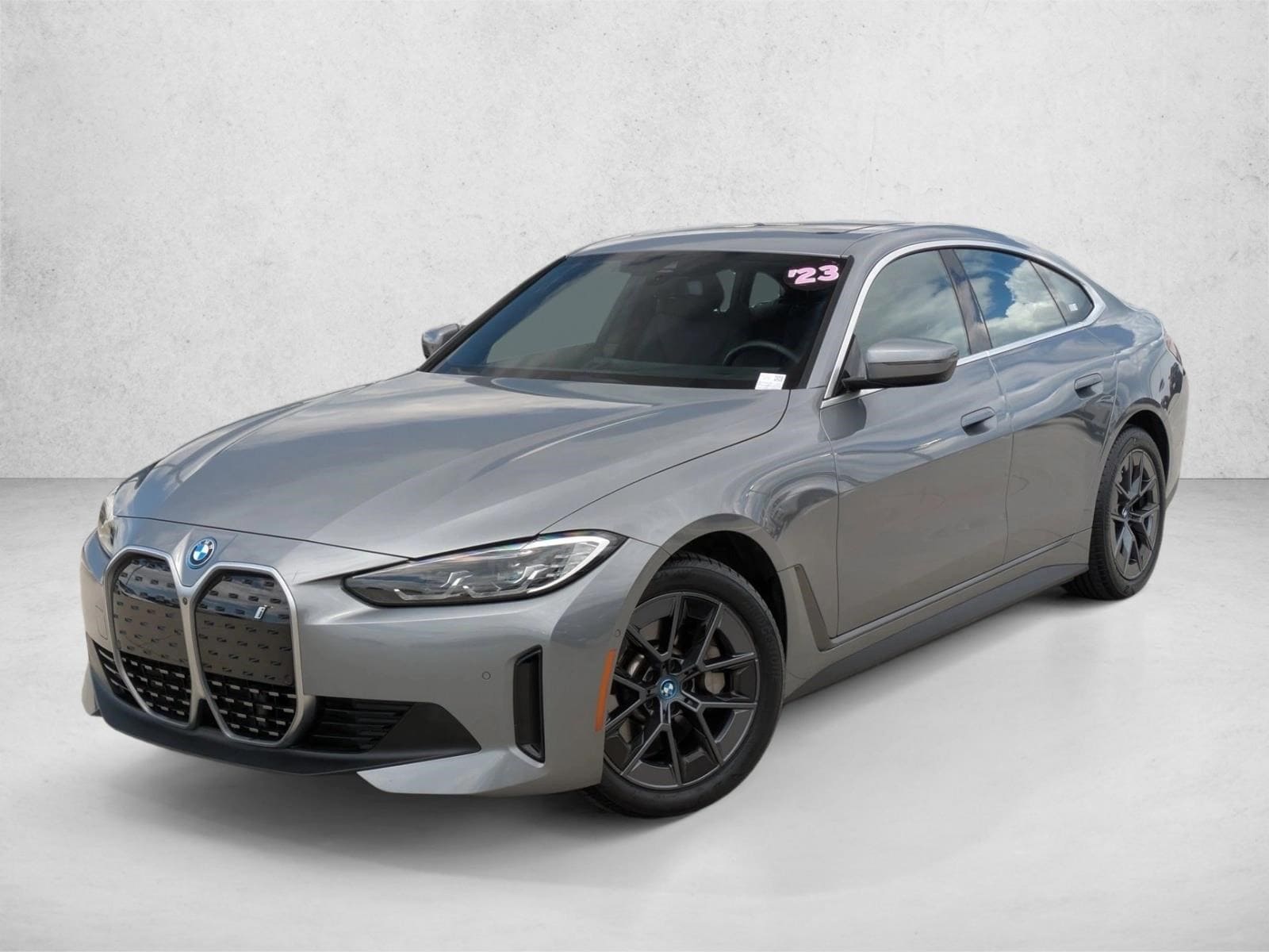 2023 BMW i4 eDrive35's photo