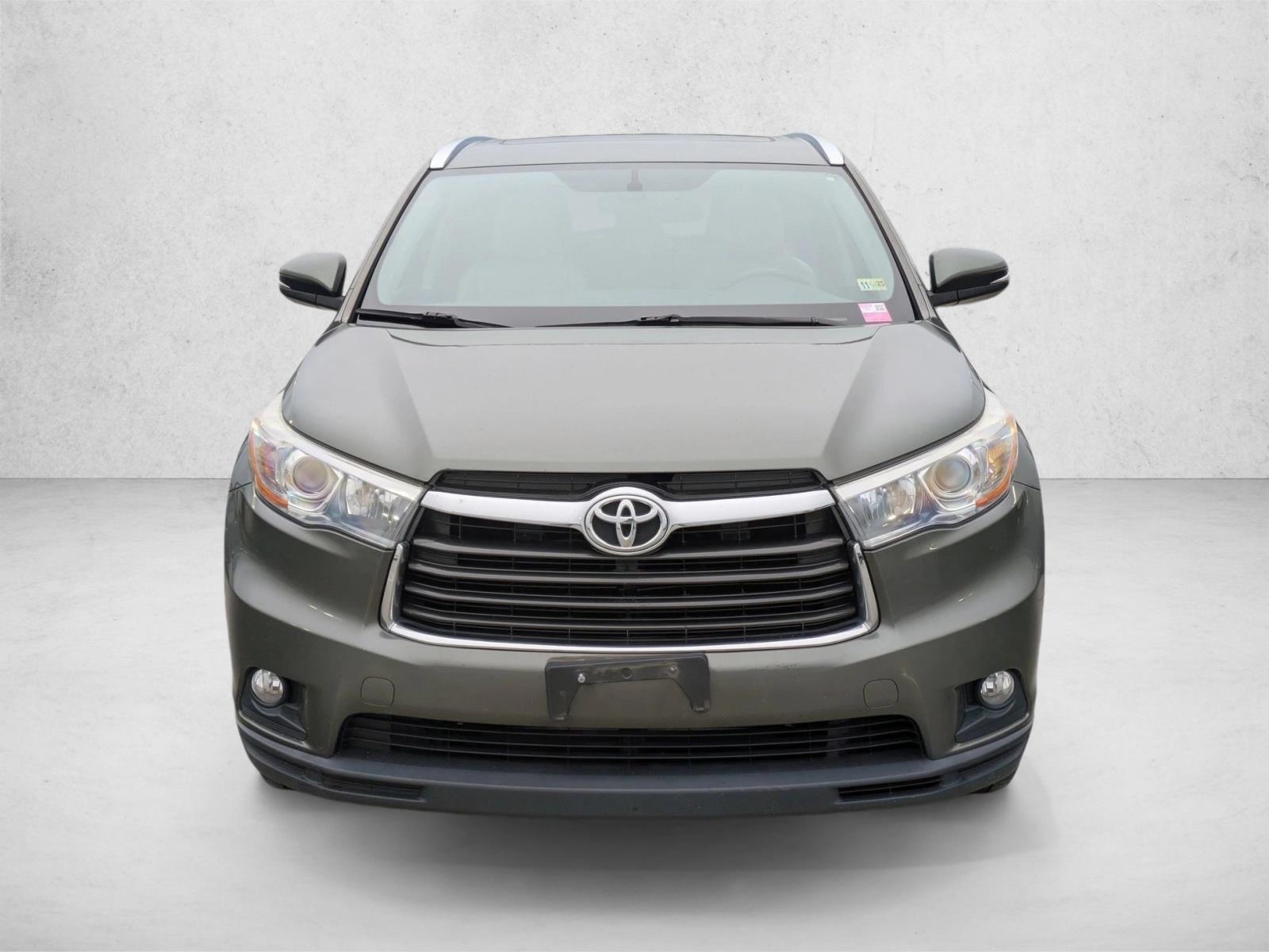 2016 Toyota Highlander XLE photo 2
