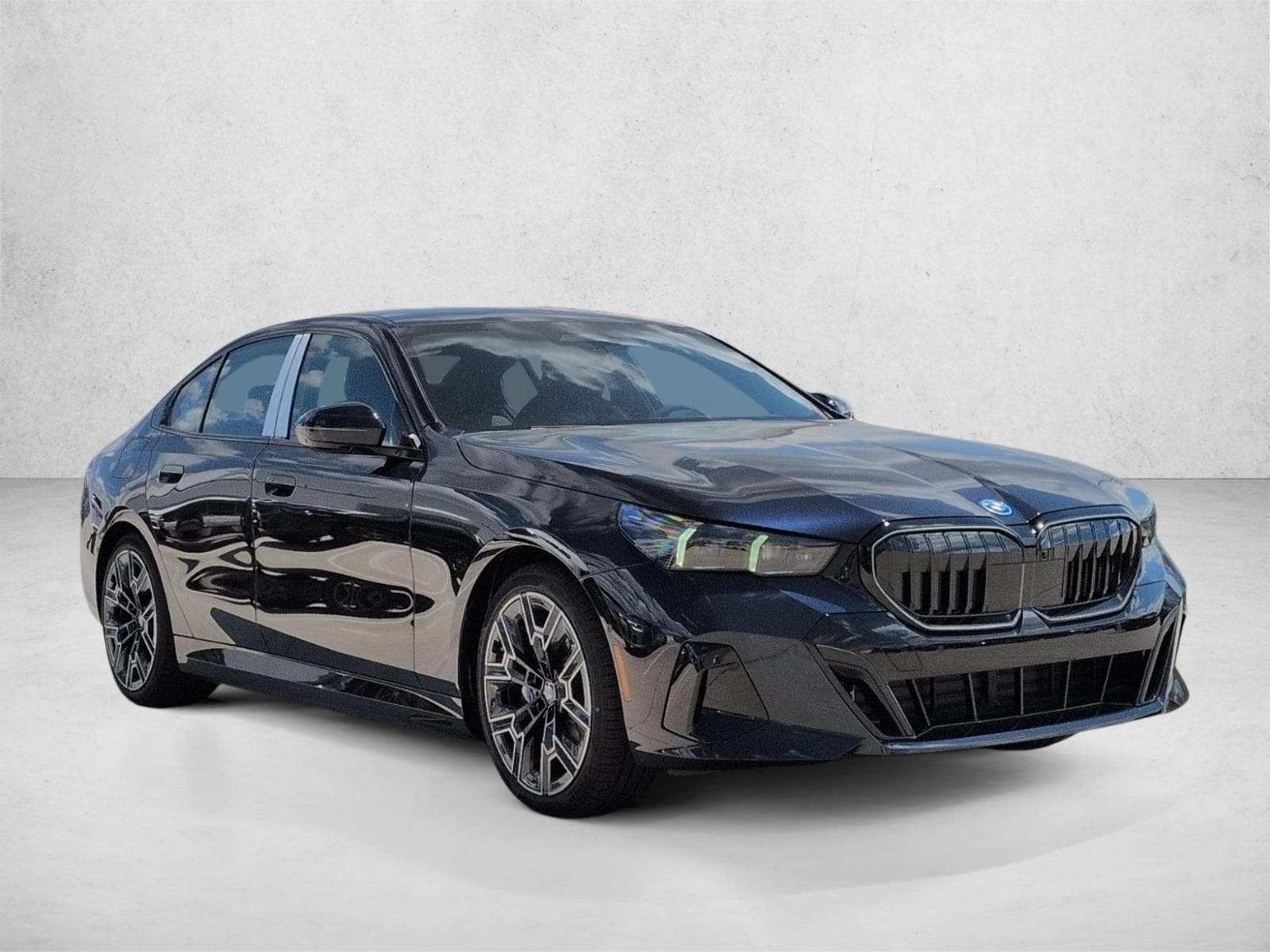 2027 BMW 5 Series 550e - Photo 7