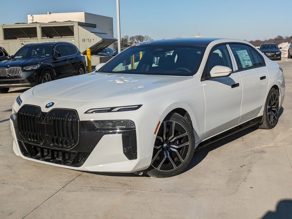 Used 2025 BMW i7 xDrive60 Sedan
