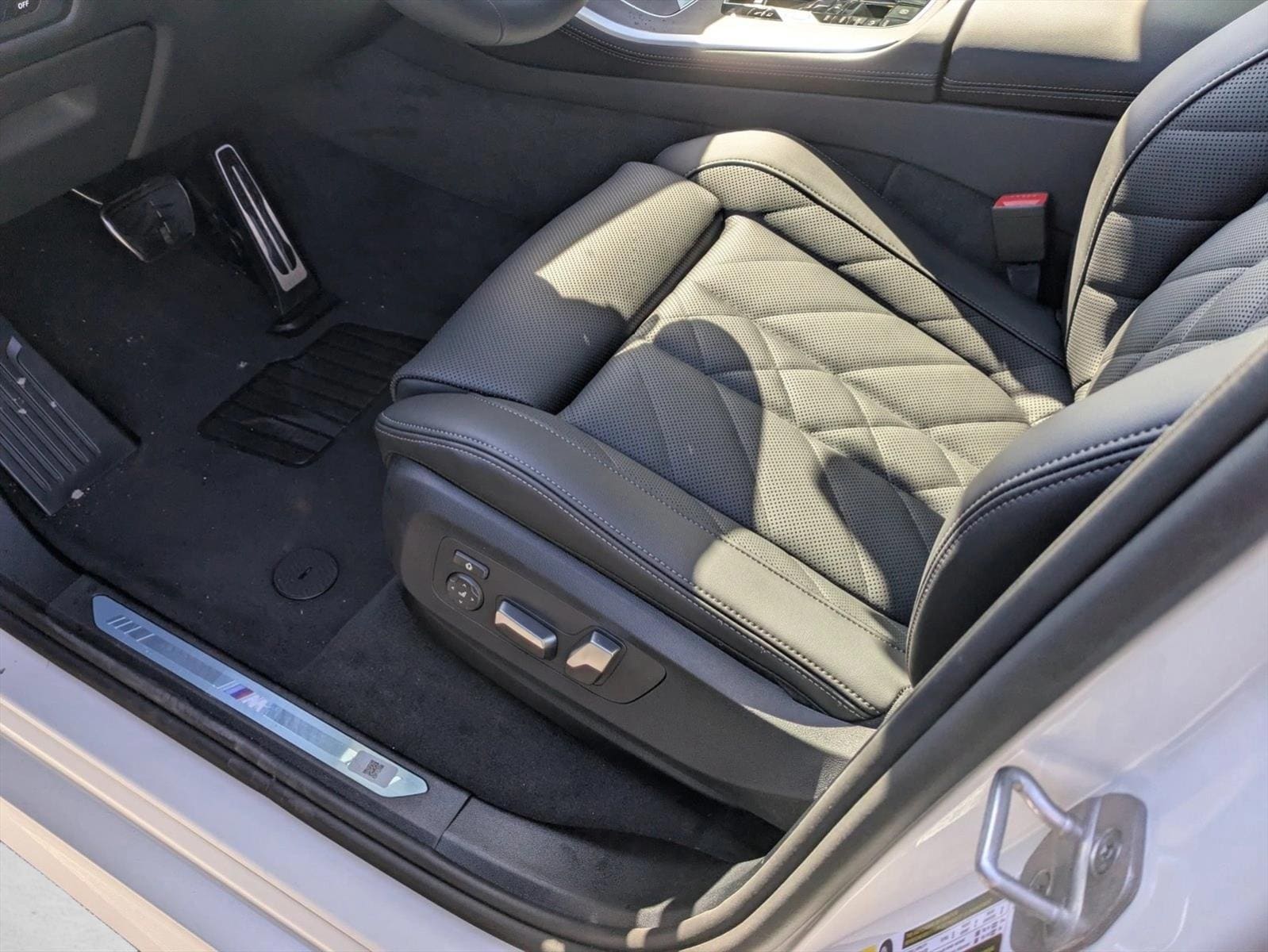 2026 BMW X5 50e - Photo 8
