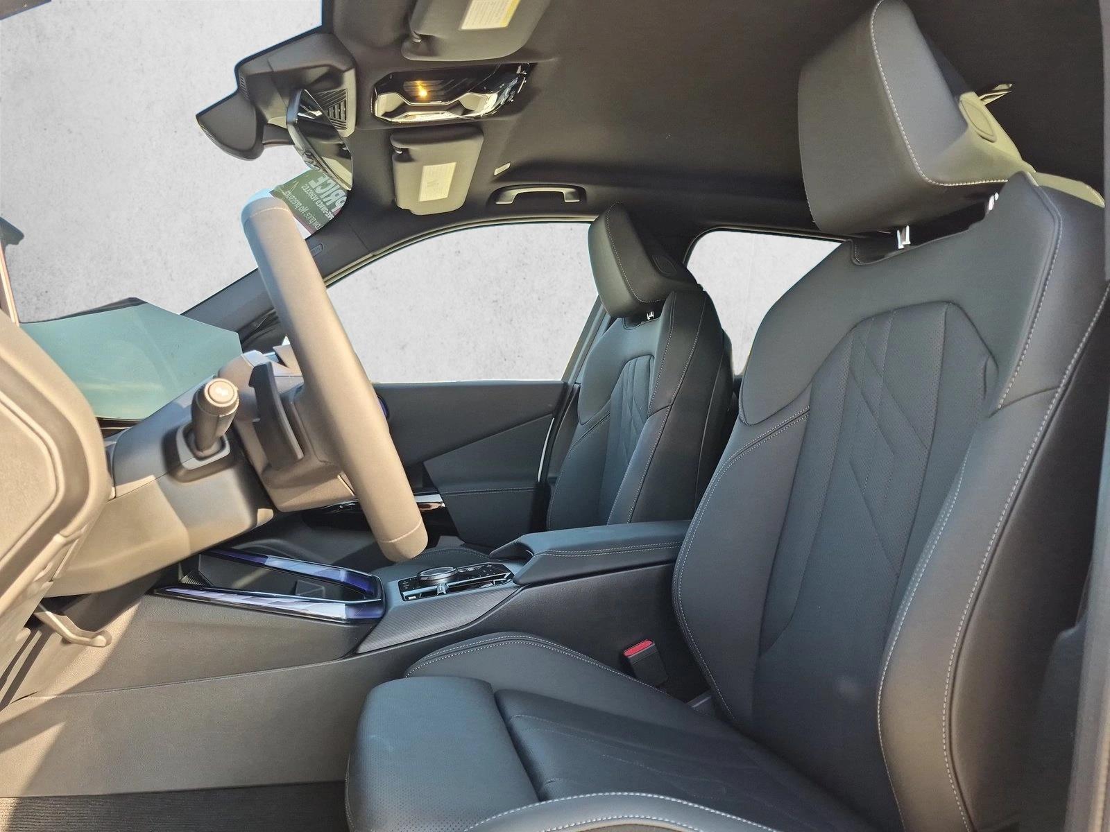2026 BMW X3 30 - Photo 16