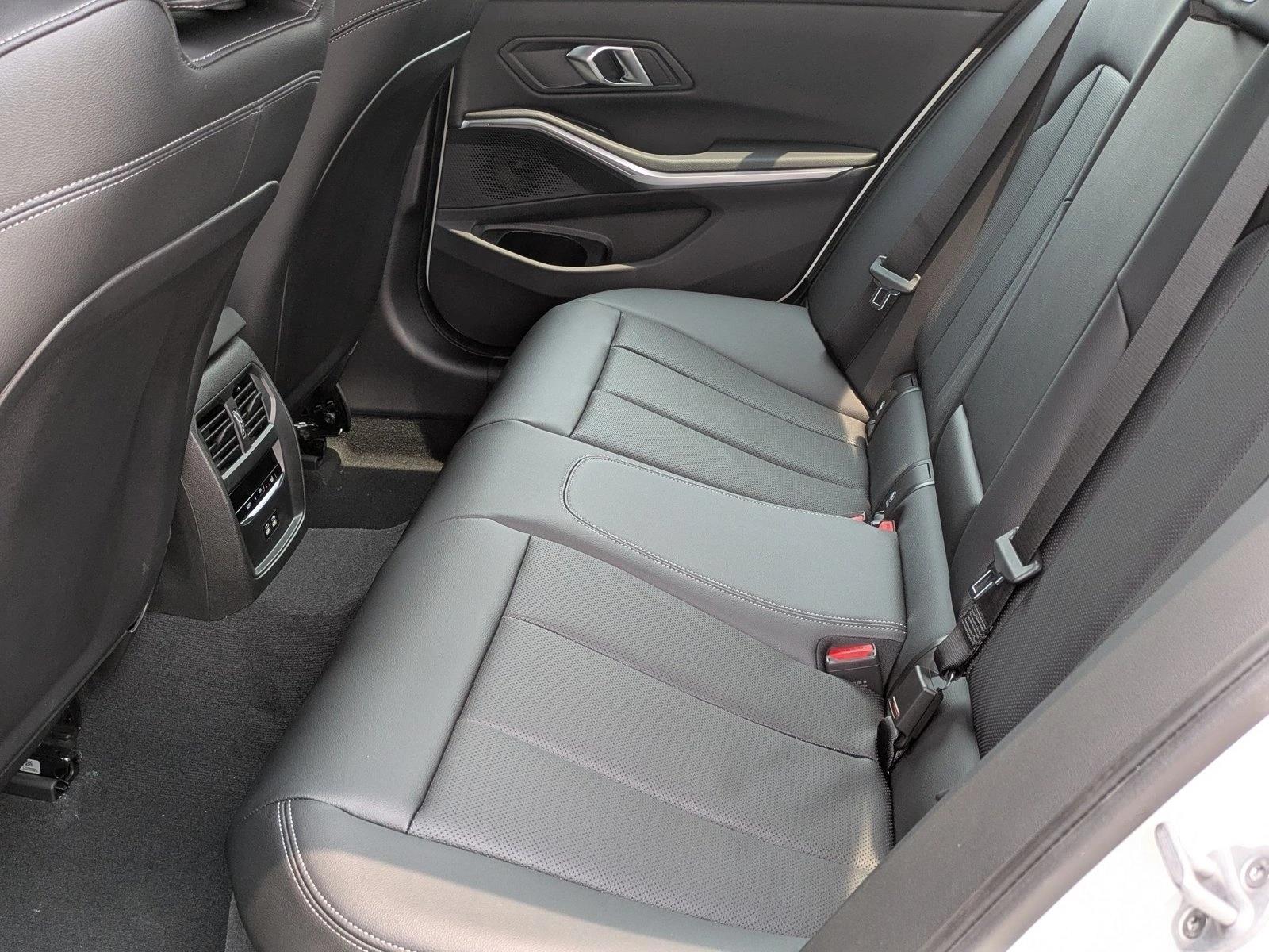 2026 BMW 3 Series 330i - Photo 17