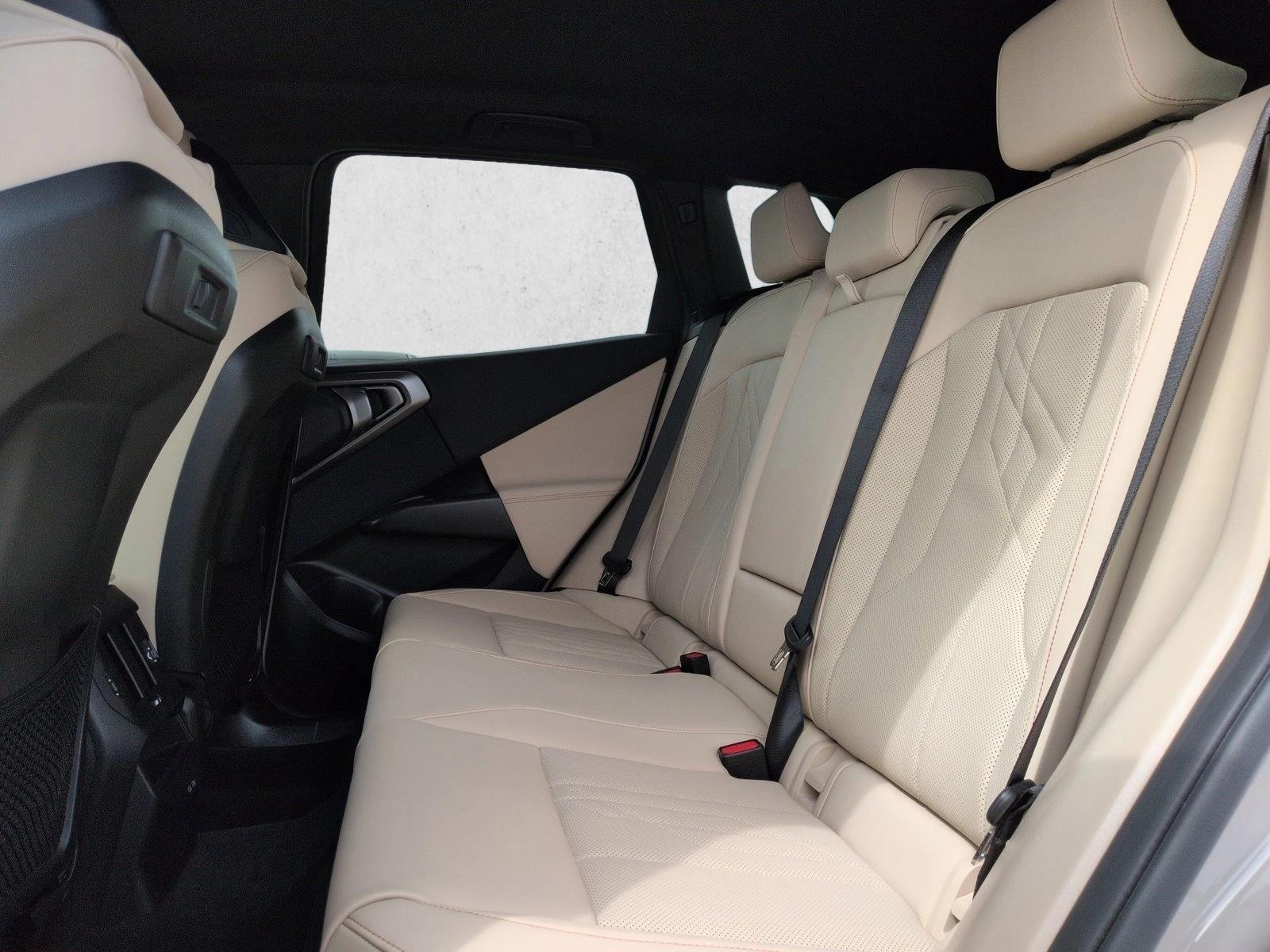 2026 BMW X3 30 - Photo 18