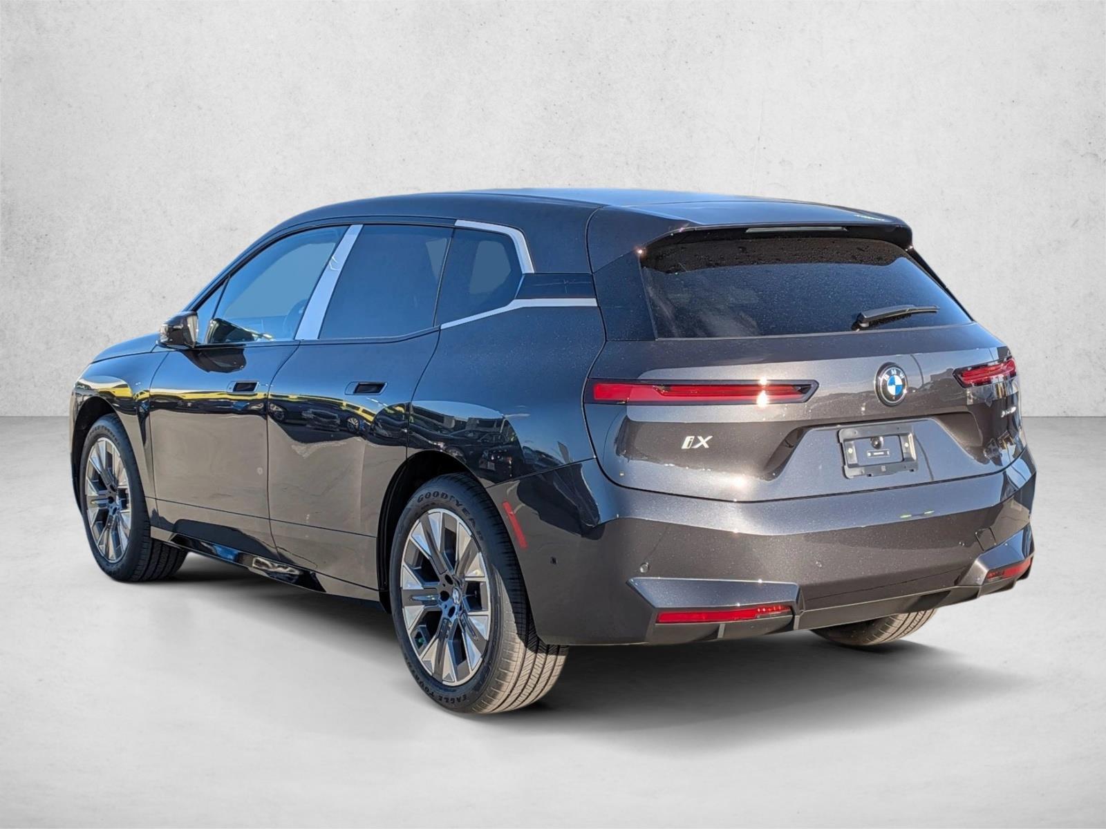 2026 BMW iX 60 - Photo 9