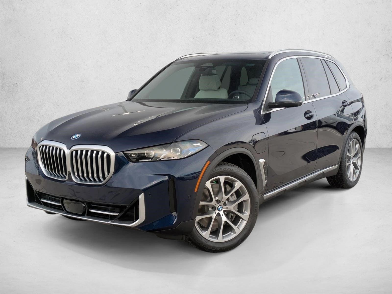 2026 BMW X5 50e's photo