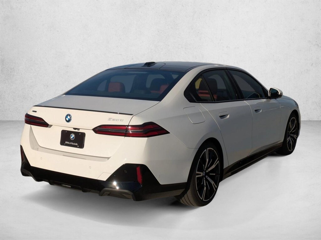 New 2026 BMW 550e xDrive Sedan