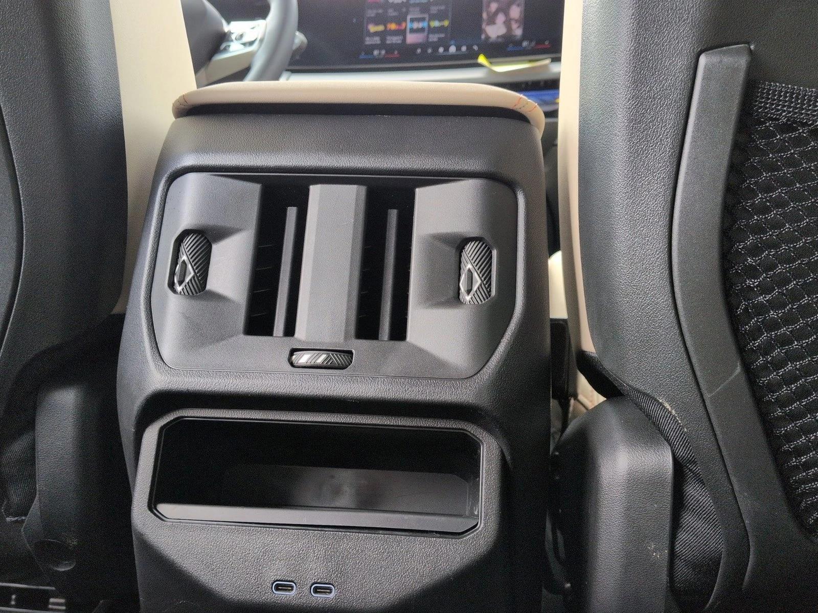 2026 BMW X3 30 - Photo 16