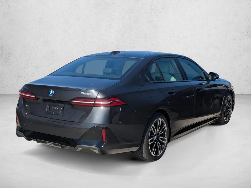 New 2027 BMW 550e xDrive Sedan
