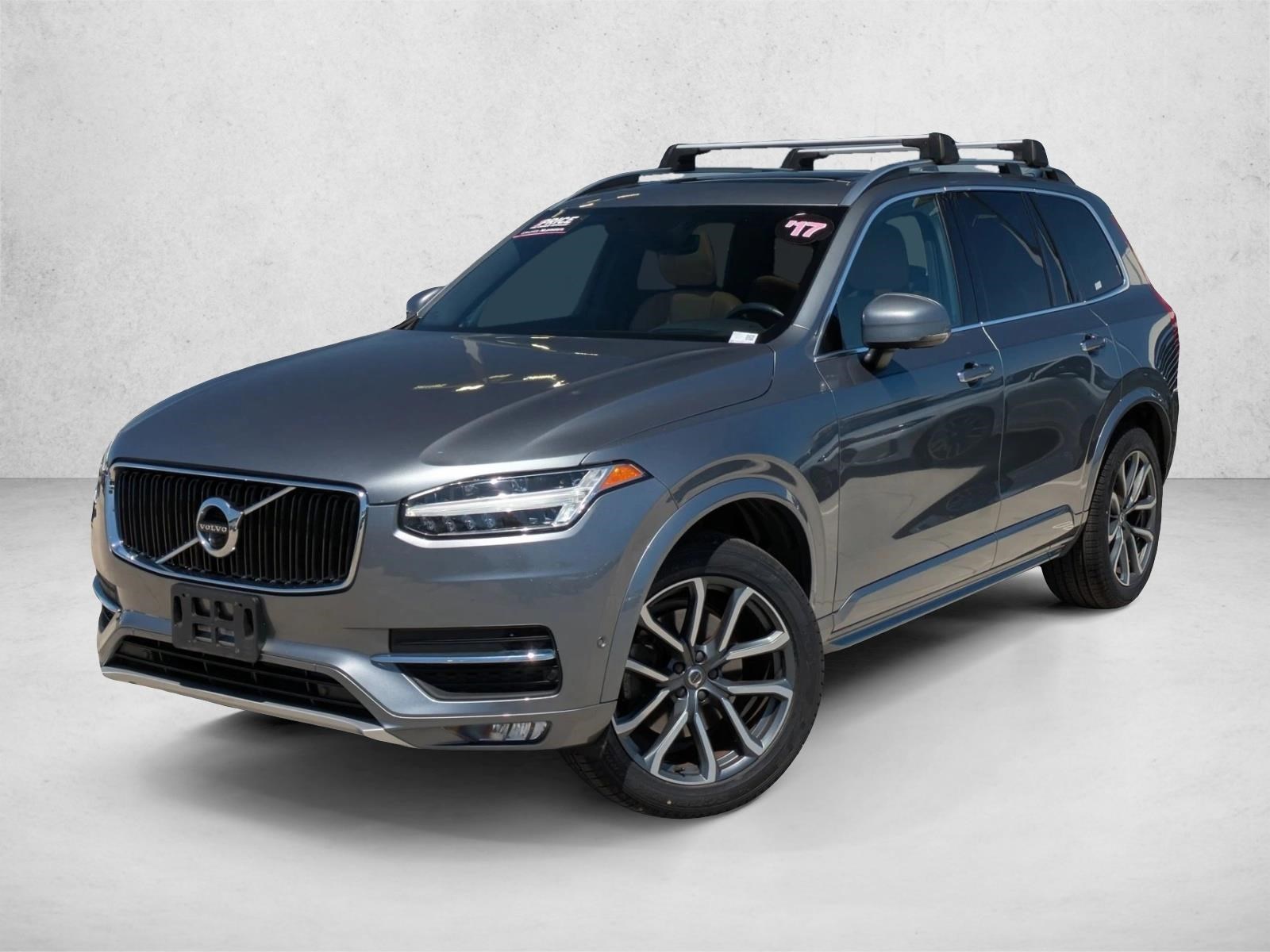 2017 Volvo XC90 T6 AWD Momentum's photo