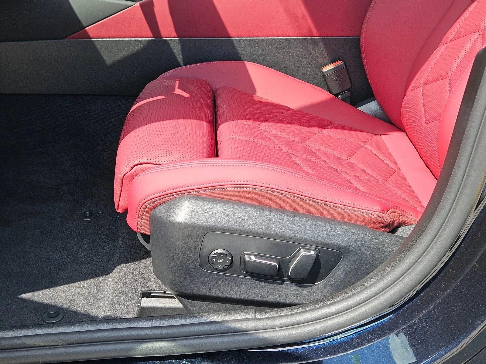 2026 Bmw 550e xDrive photo 3