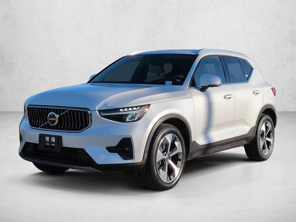 Used 2023 Volvo XC40 B4 FWD Plus Bright SUV