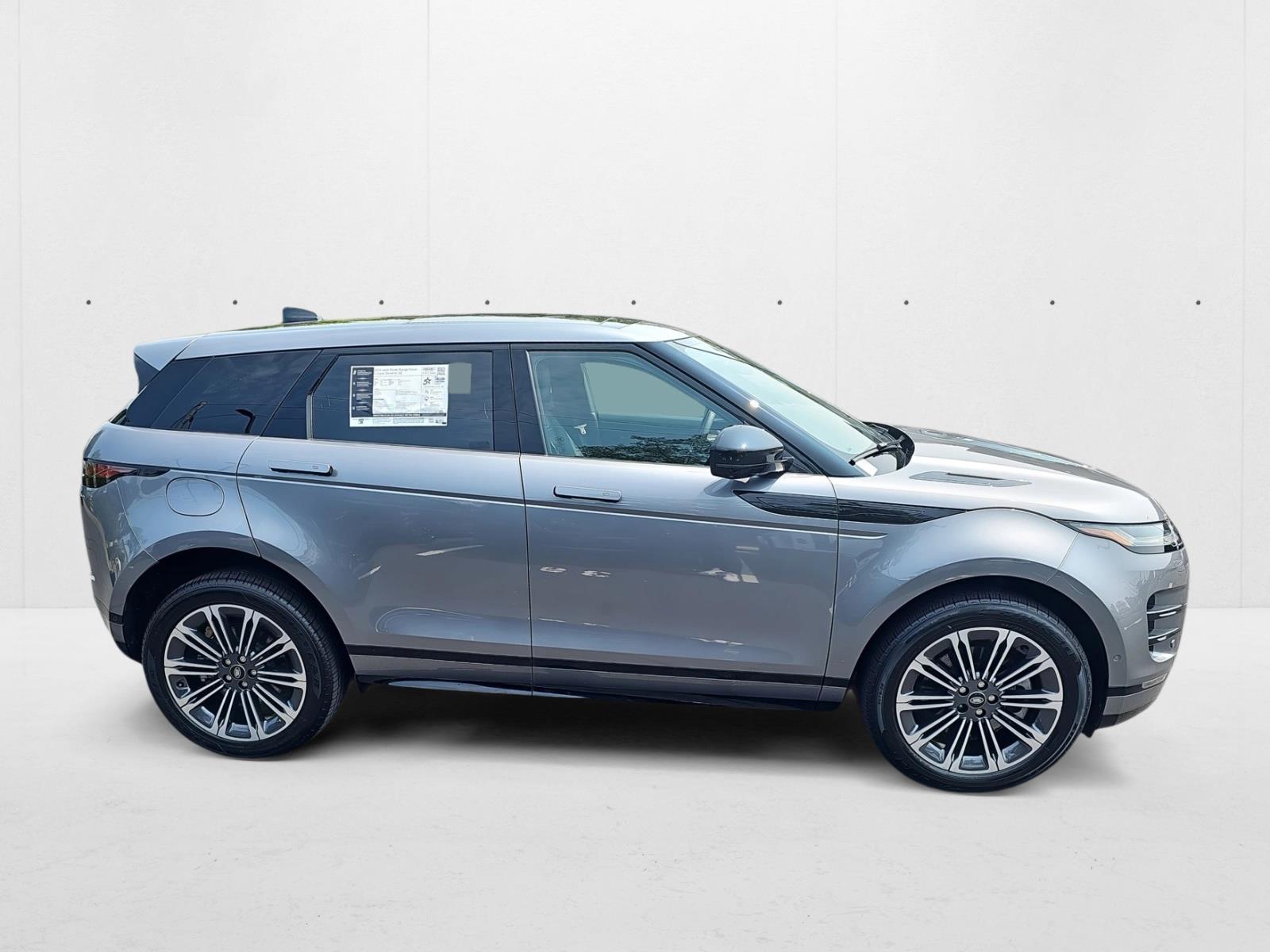 2024 Land Rover Range Rover Evoque Dynamic SE photo 4