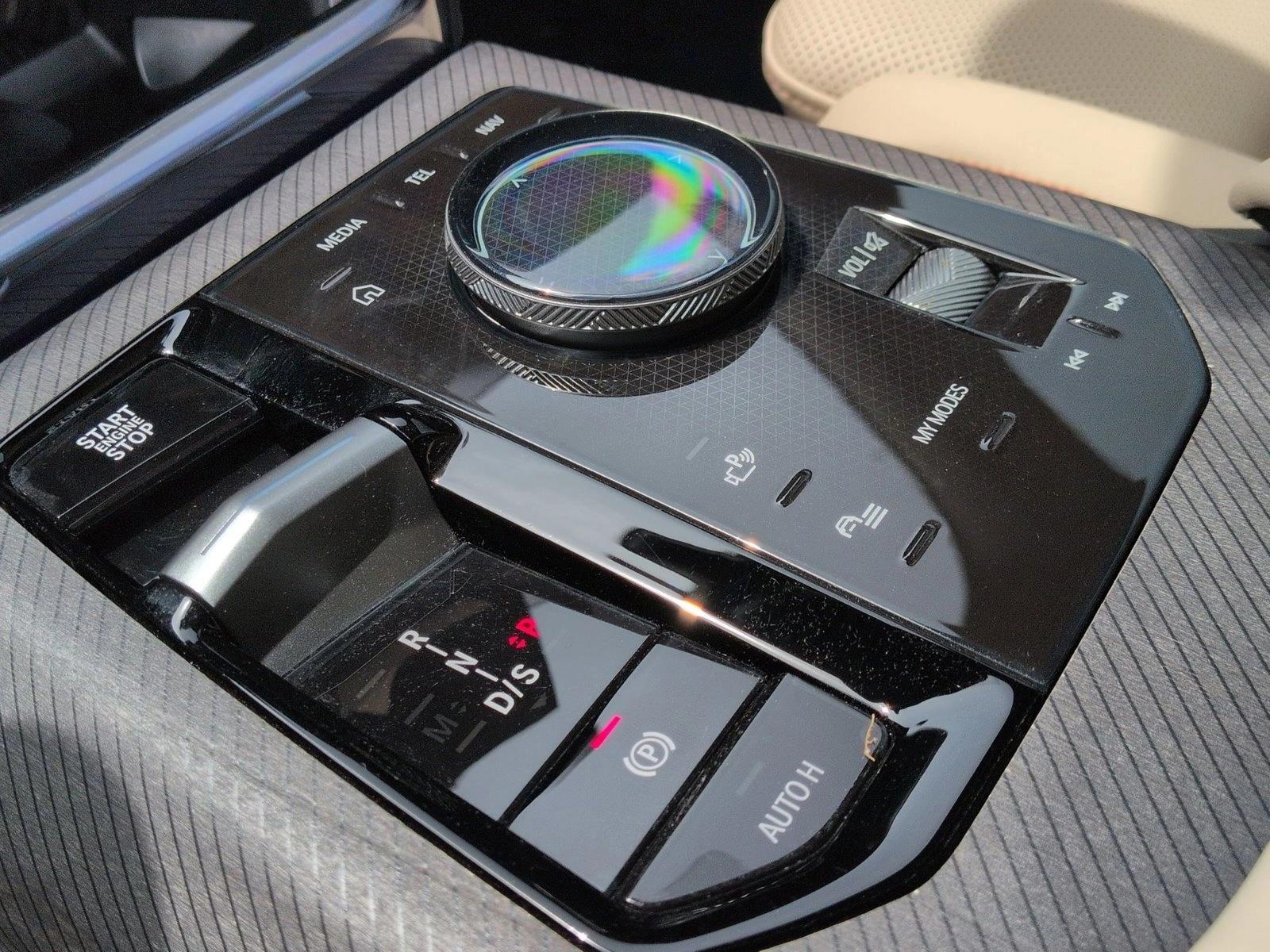 2026 BMW X3 30 - Photo 12