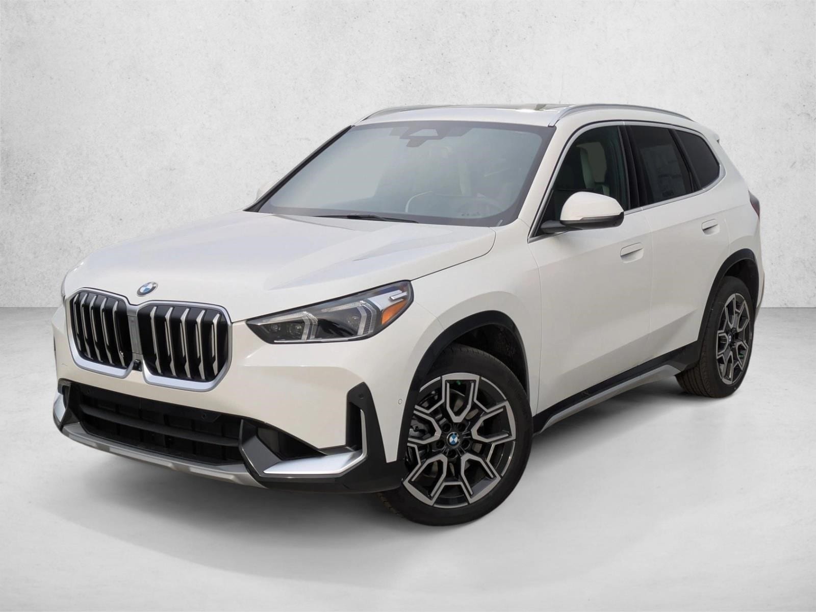2026 BMW X1 28i's photo