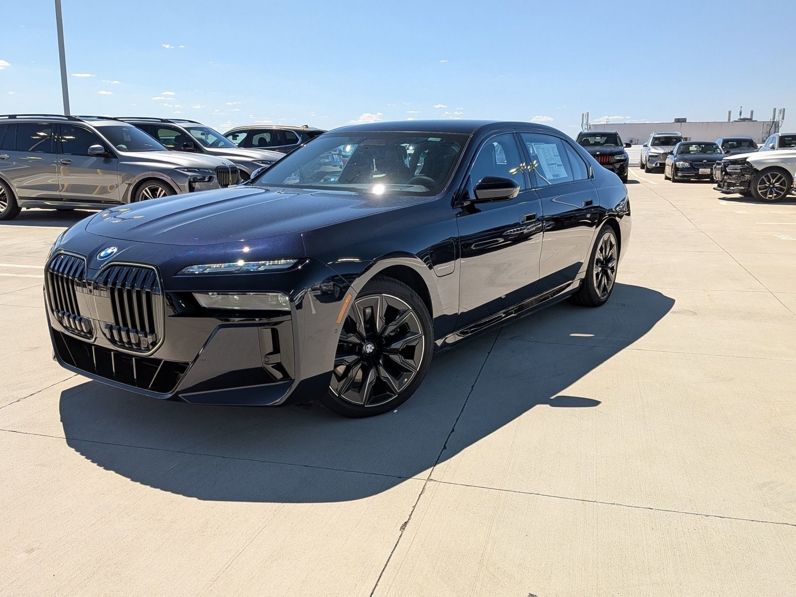 2026 BMW 750e xDrive