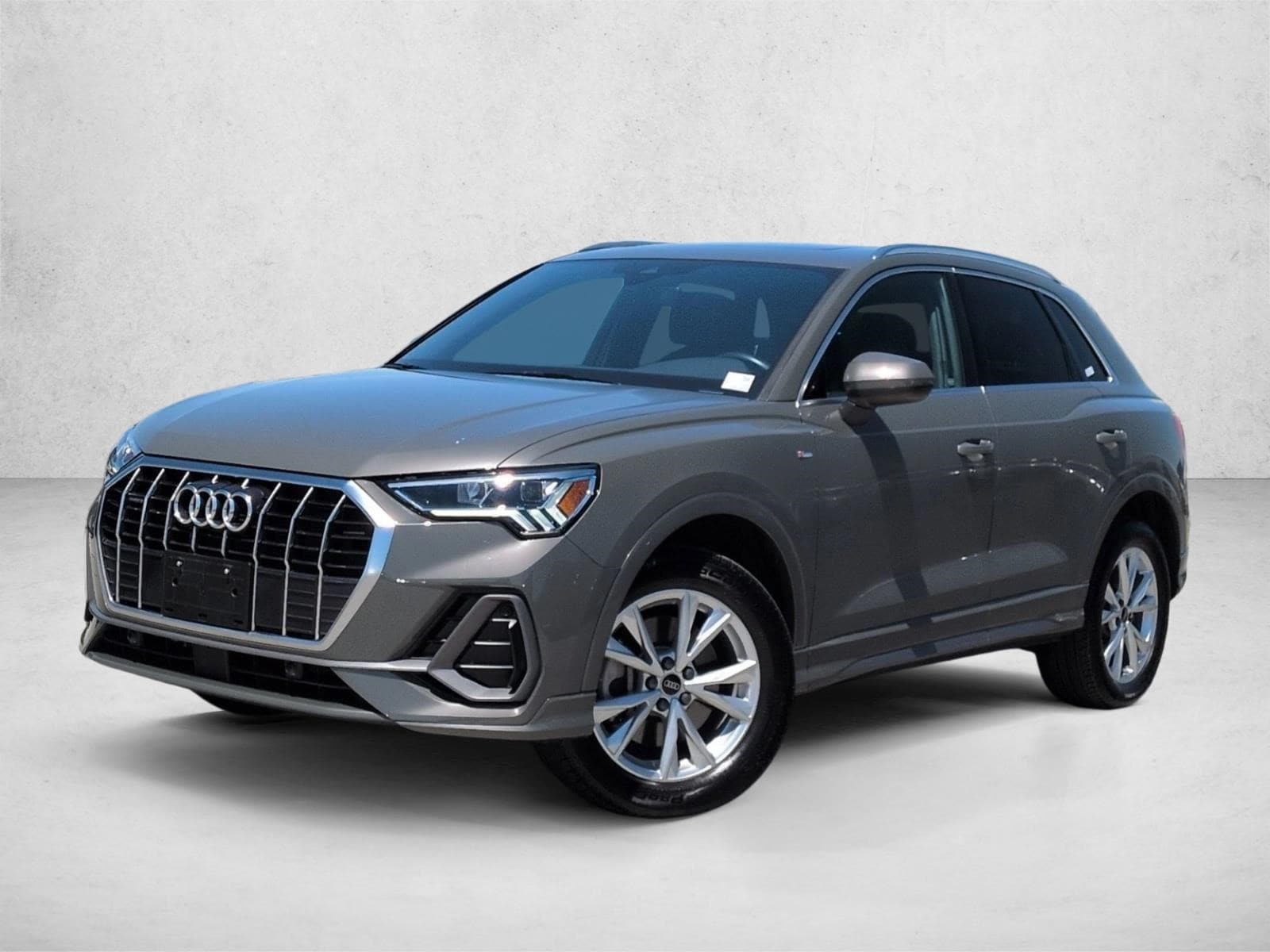 2024 Audi Q3 45 TFSI S Line Premium quattro's photo